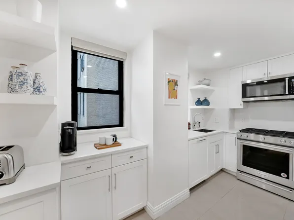 120 East 79th Street image 4 of 13