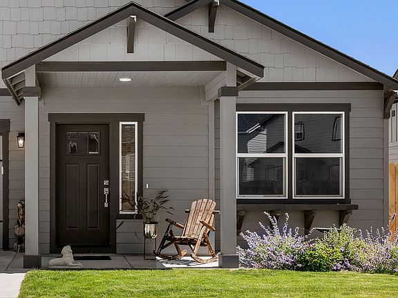 3rd image of 2347 NW Upas Way