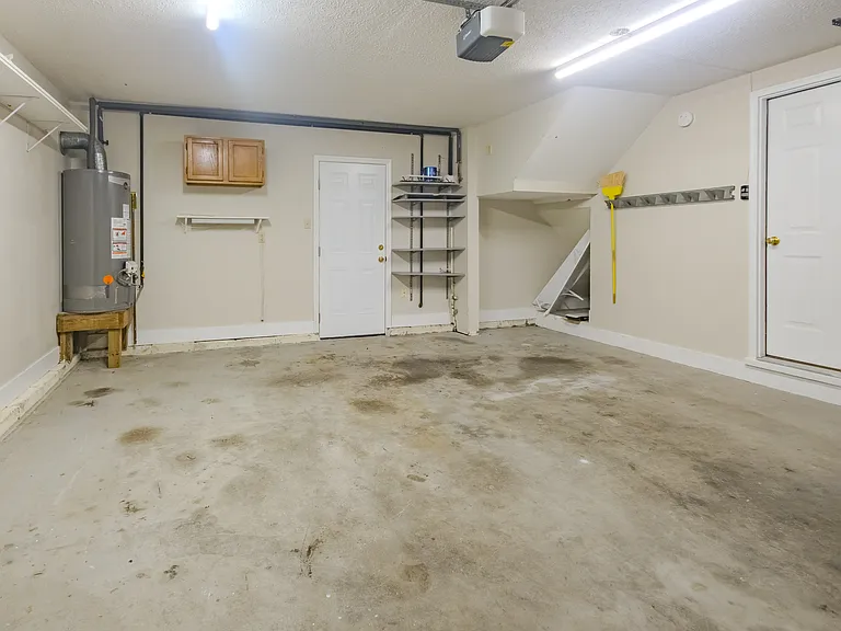 843 Claybrook Ct — Photo 21