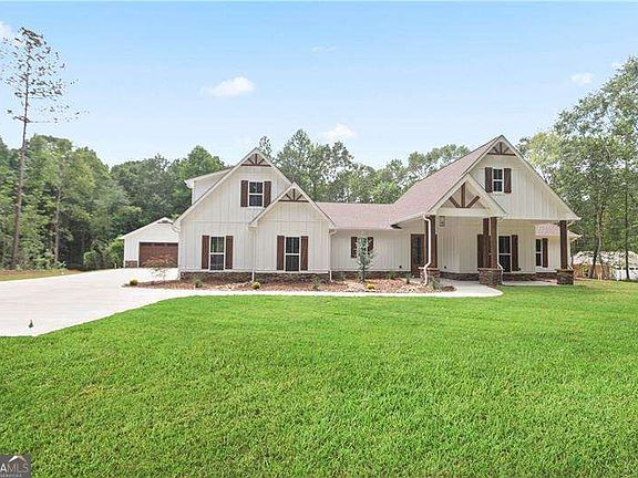 2nd image of 202 Old Sandhill Rd