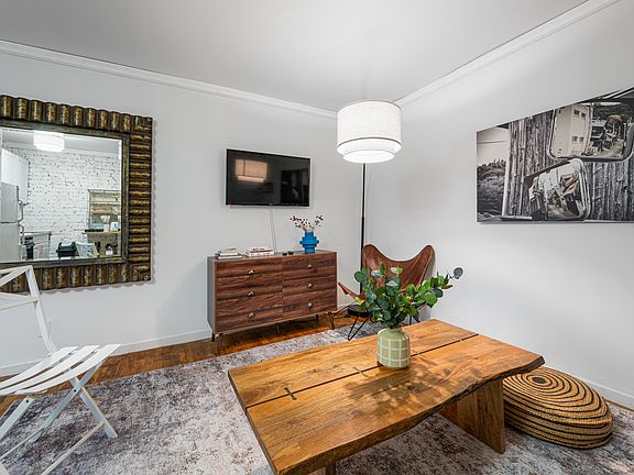 4th image of 393 8th Ave APT 3NR