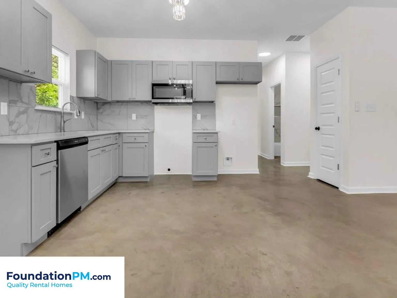 1374 Dow Place - 1 — Photo 4