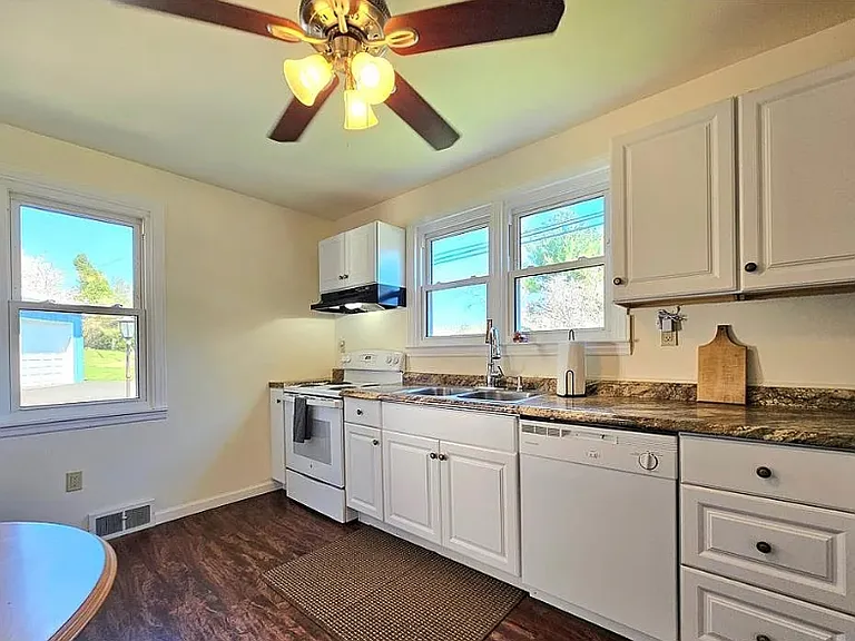 115 Kiefer St — Photo 5