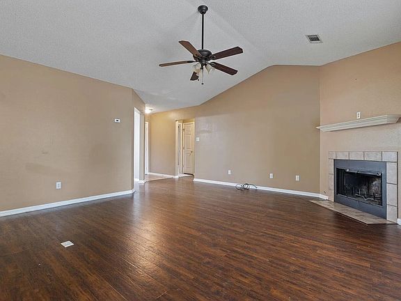 4th image of 12926 Glen Dr