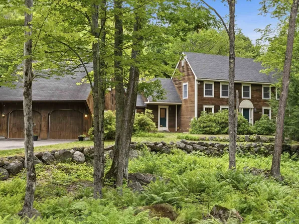 11 Gibson Road, Hillsborough, NH 03244
