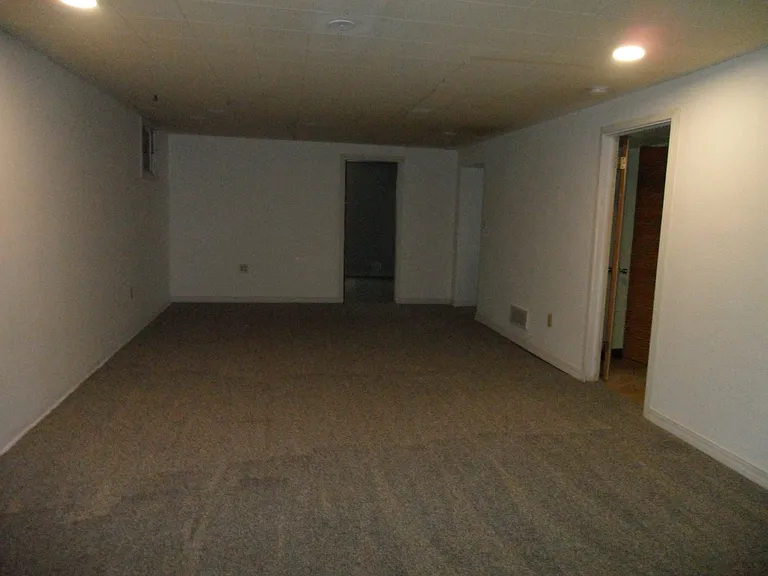 803 E Lyon St — Photo 9