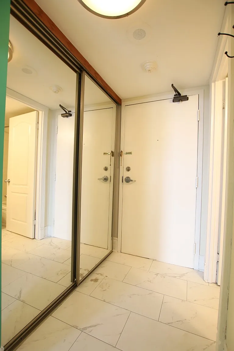 1006 Laurier Ave West — Photo 3