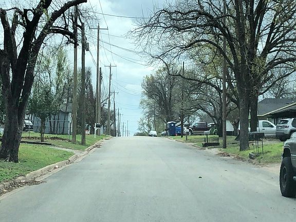 5th image of 1325 Navarro Dr