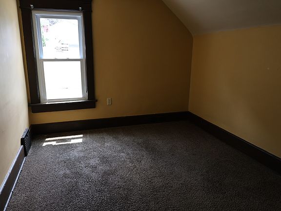 5th image of 1896 Penthley Ave