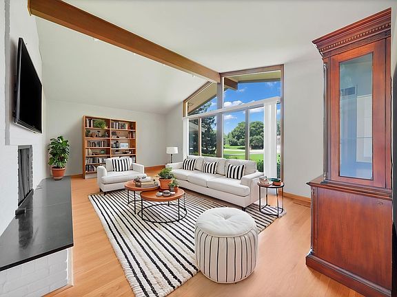 3rd image of 22W333 Glen Park Rd