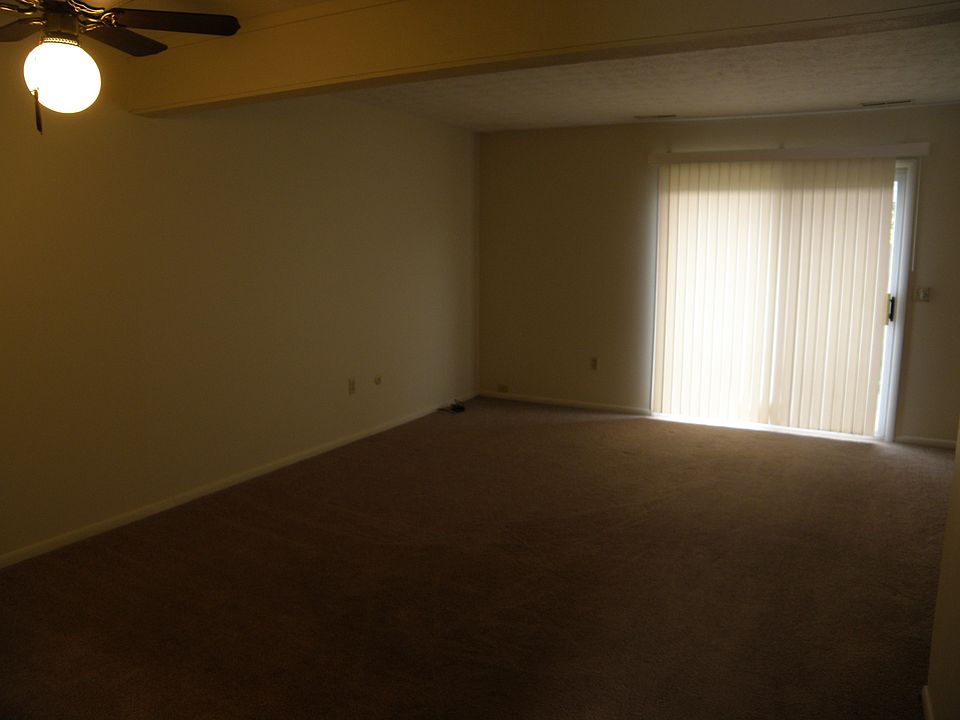 Large Living/Dining Area