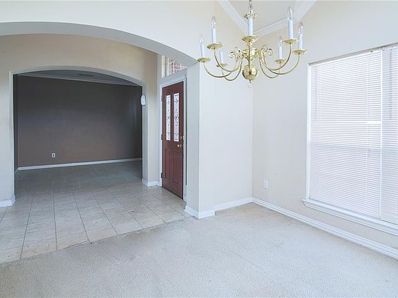 5th image of 1104 Lilac Ln