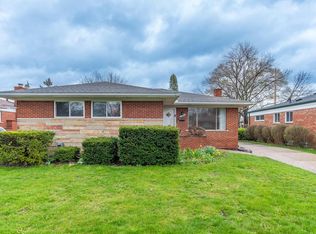 26646 Dover Ct, Warren, MI 48089