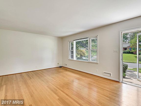 3rd image of 6432 Noble Dr