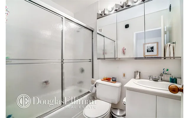 Rented by Douglas Elliman | media 15