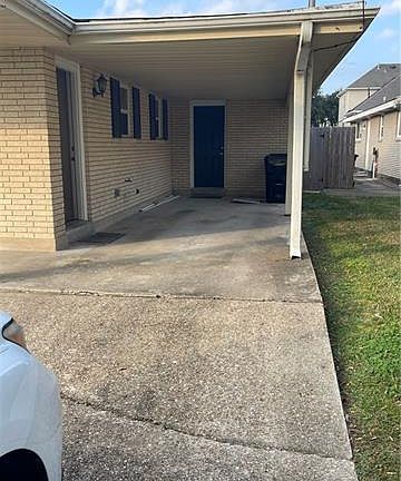 2nd image of 427 39th St