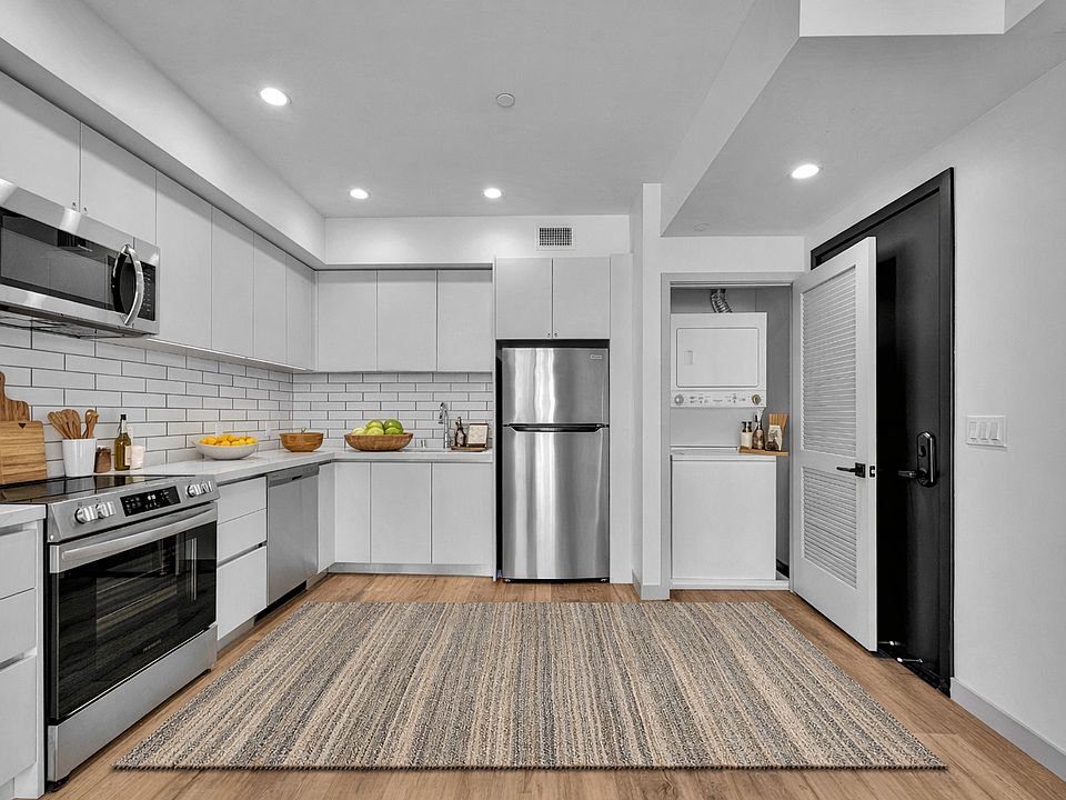 1st image of 1240 Magnolia Ave #201