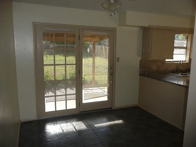 515 SW 69th St — Photo 8
