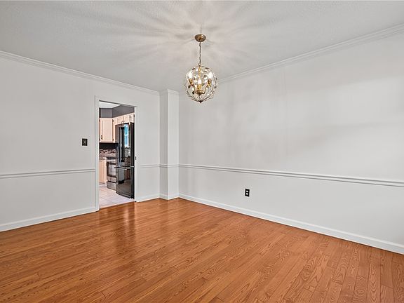 5th image of 105 Kinsdale Dr