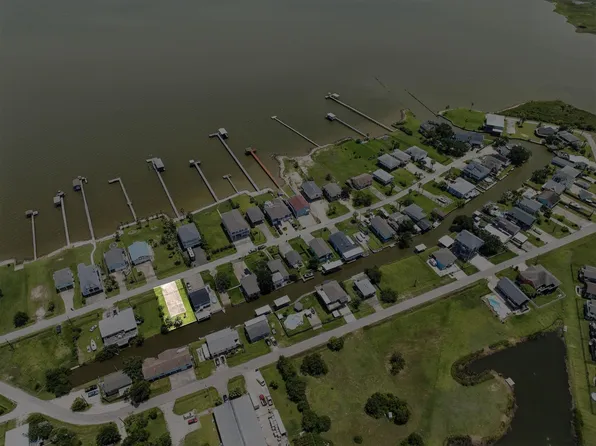 1612 Dick Bay Dr, San Leon, TX 77539