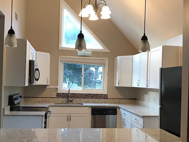19 River Mead — Photo 1