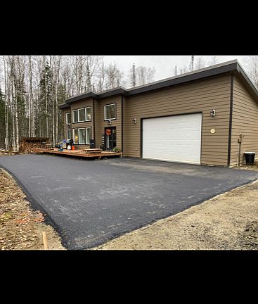 2nd image of 2906 N Castle Dr