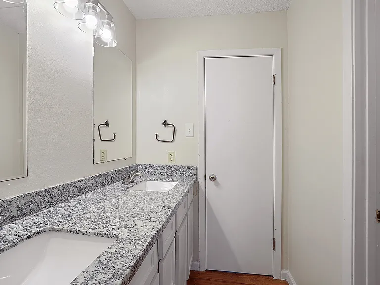 12822 Hodges Ln #105 — Photo 10