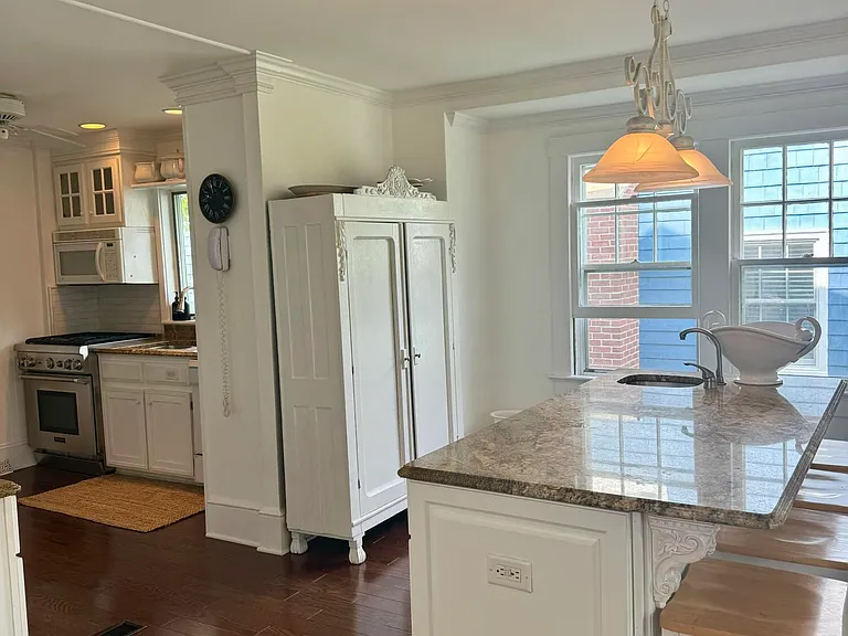 312 Boston Blvd — Photo 13