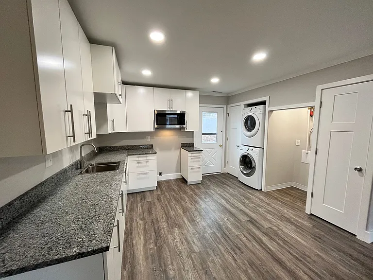630 S Pearl St — Photo 5