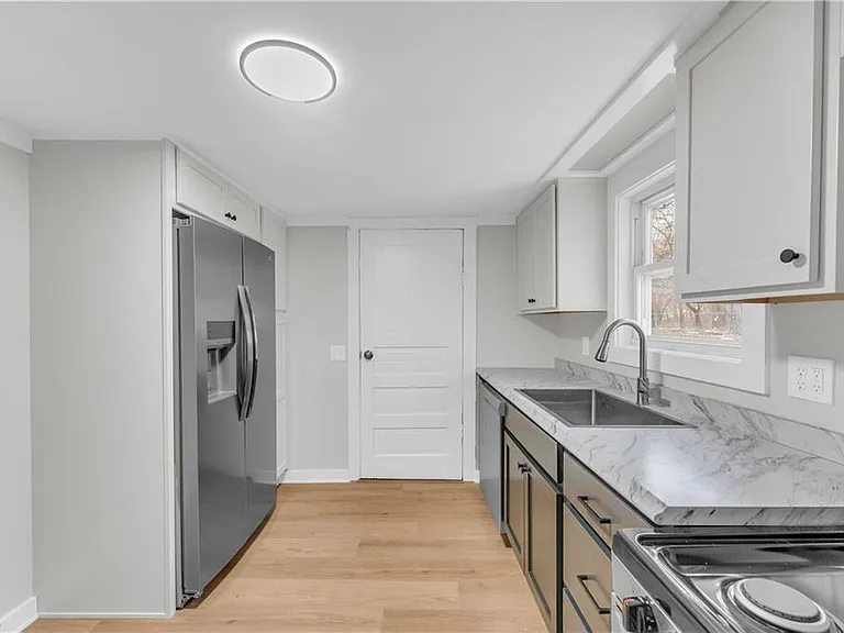242 Orchard Ave #242 — Photo 3