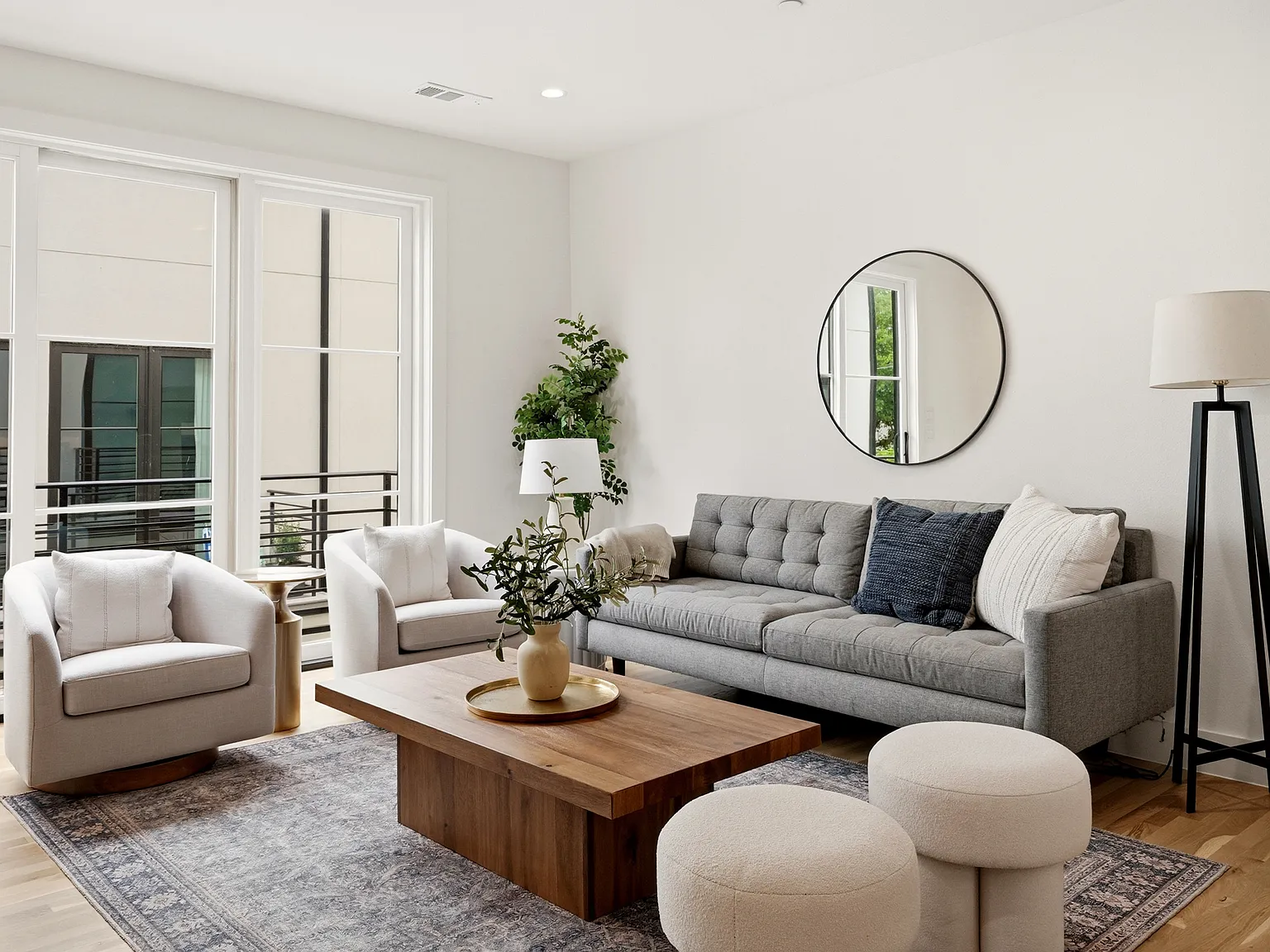 2 bed, 2.5 bath, 1370 sqft, $3,400 — Photo 4