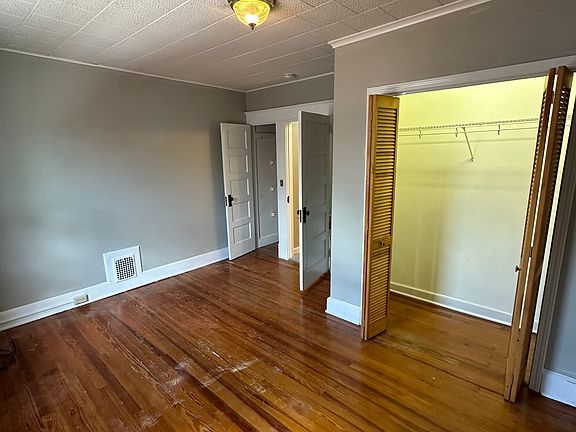 3rd image of 23 Albany Ave Floor 2
