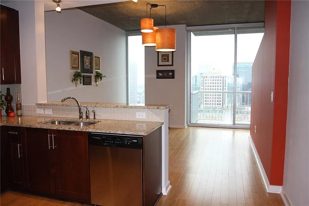 2 bed, 861 sqft, $2,620 — Photo 3