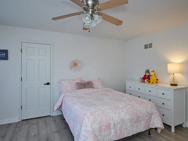 26300 W Chatham Dr — Photo 30