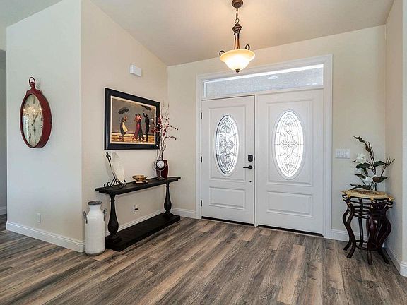 3rd image of 1119 Las Brisas Dr