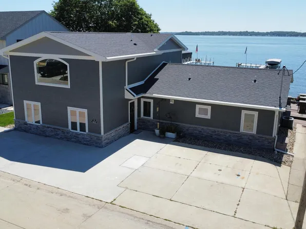 4655 N Shore Dr, Clear Lake, IA 50428
