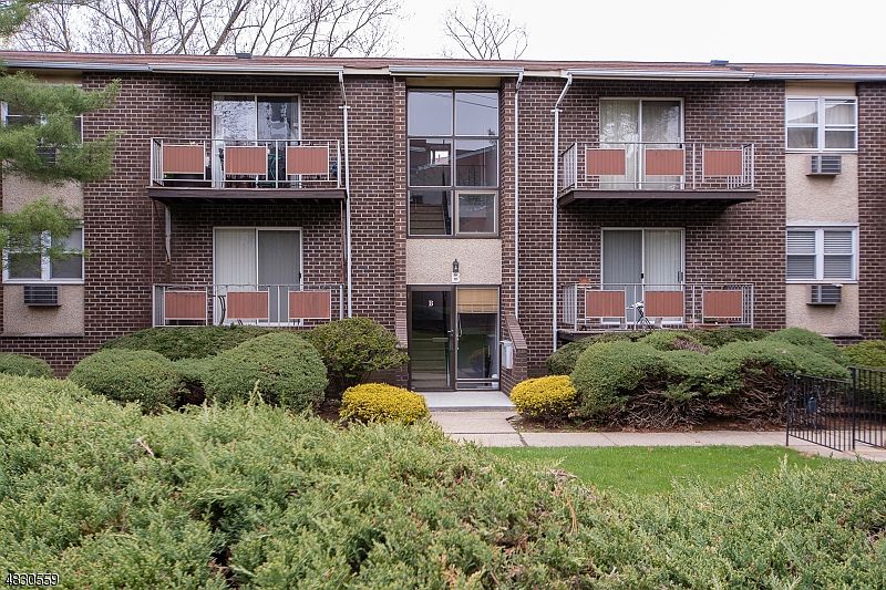 1st image of 421 BLOOMFIELD AVE B4