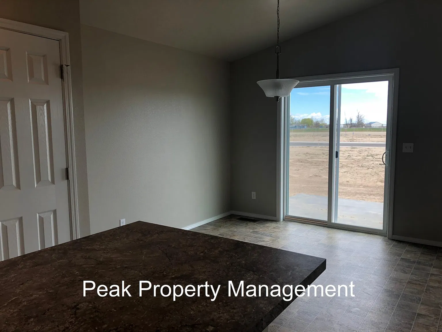 3 bed, 1699 sqft, $2,100 — Photo 4