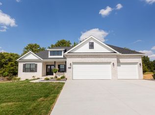 3749 Golfview Cir, Shiloh, IL 62221