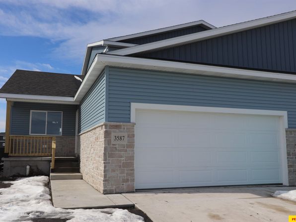 3587 Little Bluestem Rd, Fremont, NE 68025