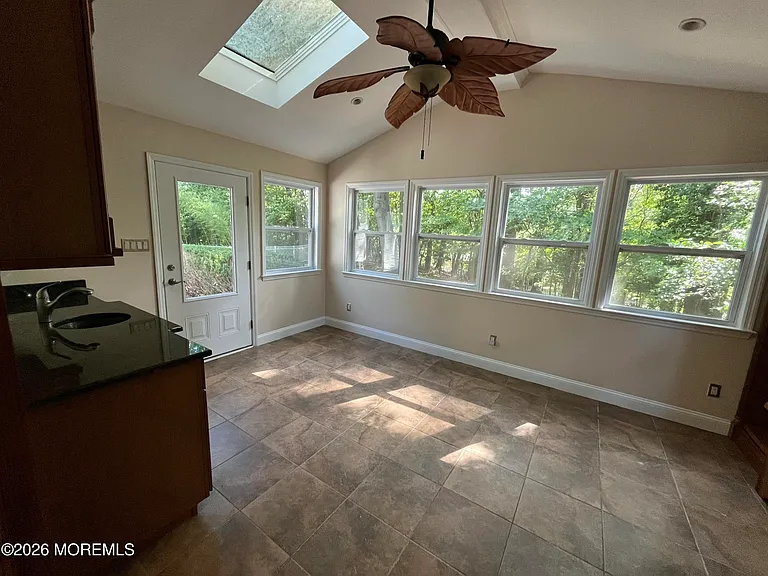 12 Galewood Dr — Photo 9