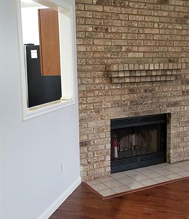 3rd image of 2321 Summer Place Dr
