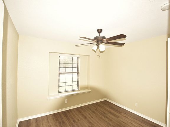 5th image of 308 La Quinta Cir N