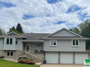 850 E Mill St, Akron, IA 51001