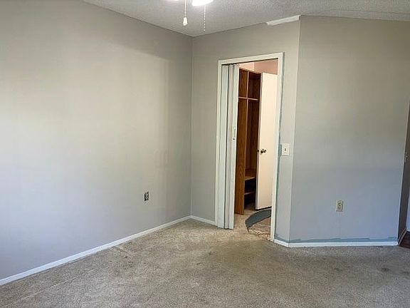 3rd image of 130 Demont Ave E APT 151