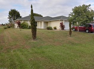 637 NE 4th Ter, Cape Coral, FL 33909