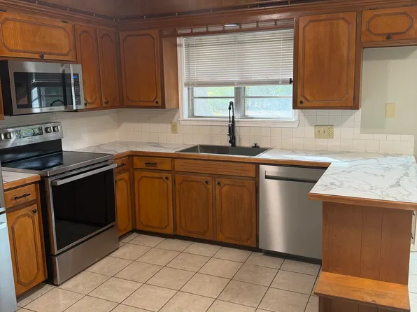 1458 E Broadmoor St, Springfield, MO 65804