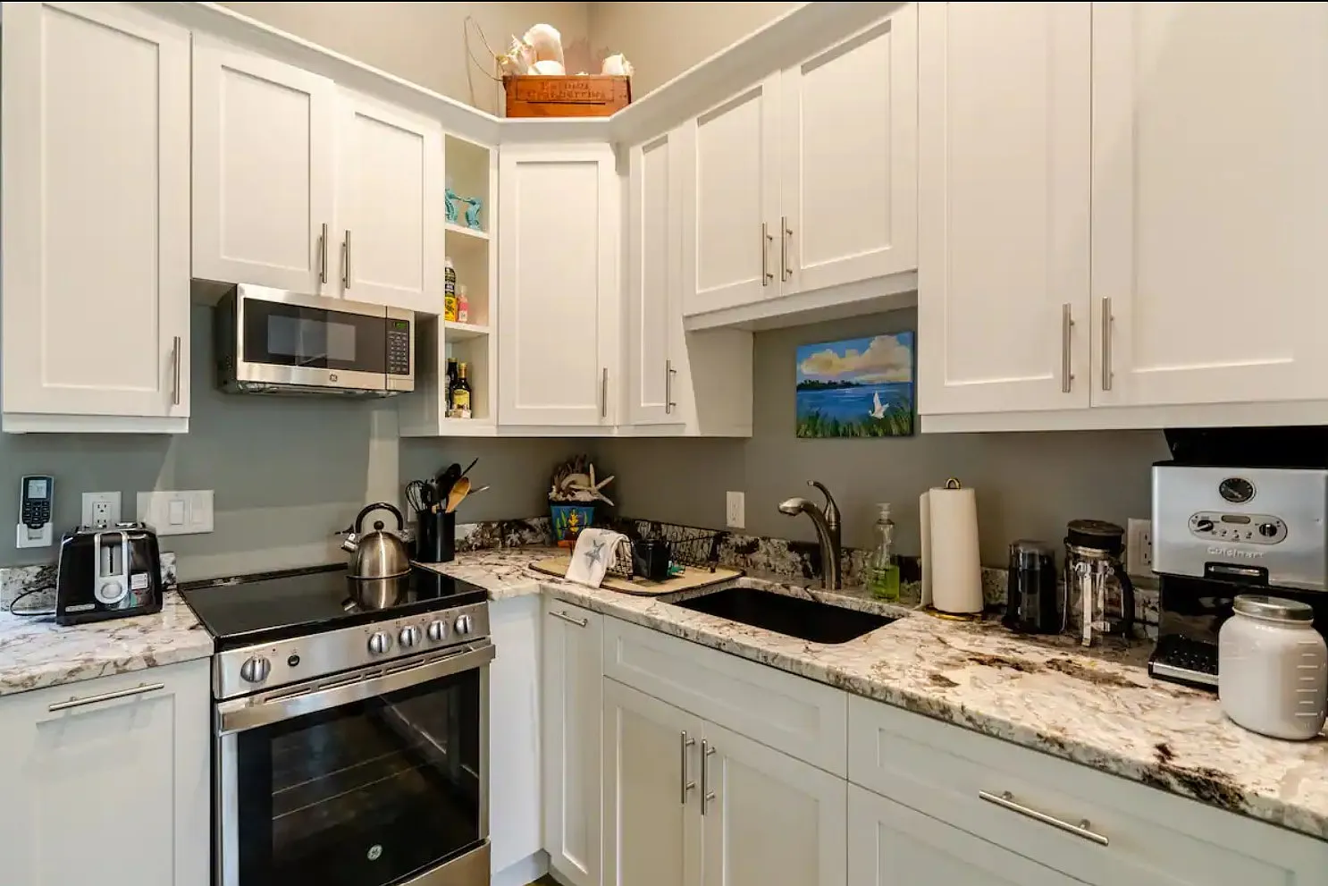 Studio, 300 sqft, $1,650 — Photo 1