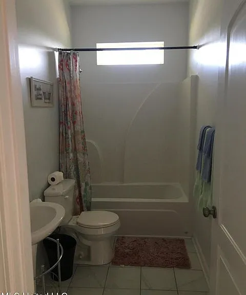 153 Markham Dr #B — Photo 9