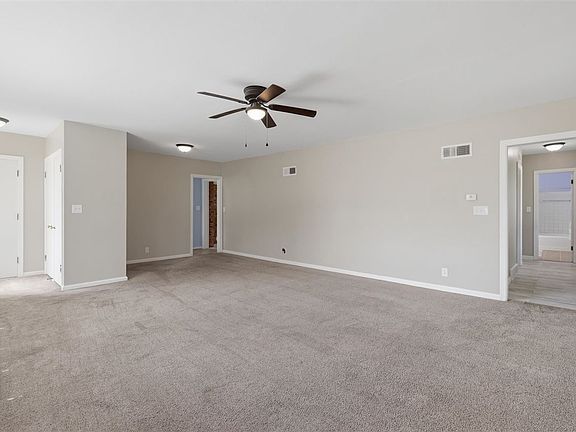 5th image of 828 N 5th St